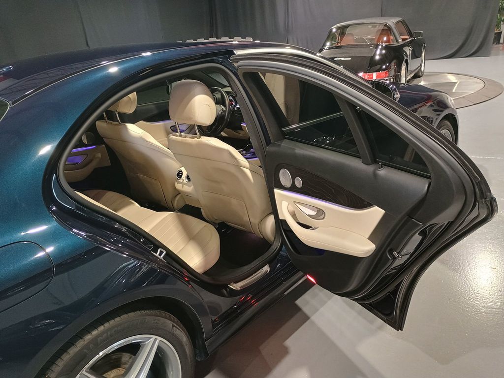 2017 Mercedes-Benz E-Class E 300 AMG Sport 4MATIC Sedan Clean carfax - 23015670 - 35