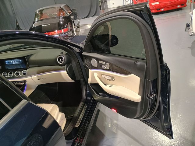 2017 Mercedes-Benz E-Class E 300 AMG Sport 4MATIC Sedan Clean carfax - 23015670 - 40