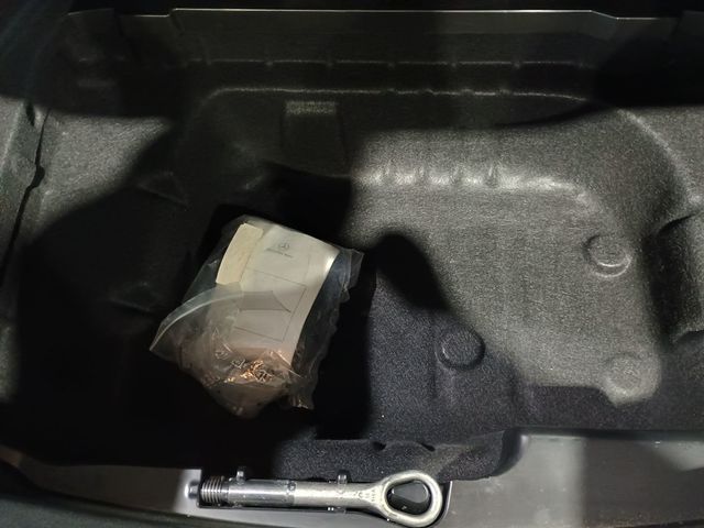 2017 Mercedes-Benz E-Class E 300 AMG Sport 4MATIC Sedan Clean carfax - 23015670 - 51