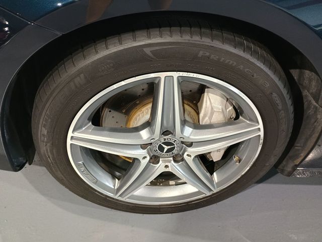 2017 Mercedes-Benz E-Class E 300 AMG Sport 4MATIC Sedan Clean carfax - 23015670 - 53