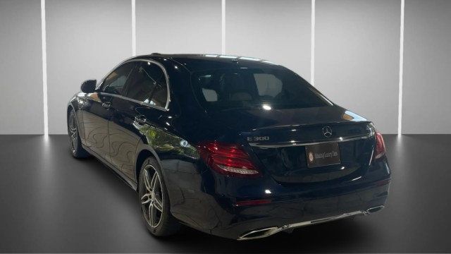 2017 Mercedes-Benz E-Class E 300 Luxury 4MATIC Sedan - 23037355 - 11
