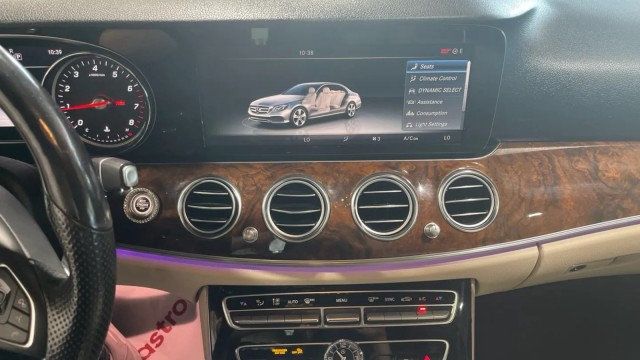 2017 Mercedes-Benz E-Class E 300 Luxury 4MATIC Sedan - 23037355 - 21