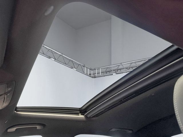 2017 Mercedes-Benz E-Class E 300 Luxury 4MATIC Sedan - 22992475 - 10