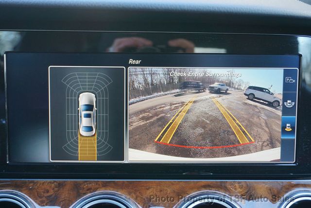 2017 Mercedes-Benz E-Class E 300 Luxury 4MATIC Sedan - 22978338 - 18