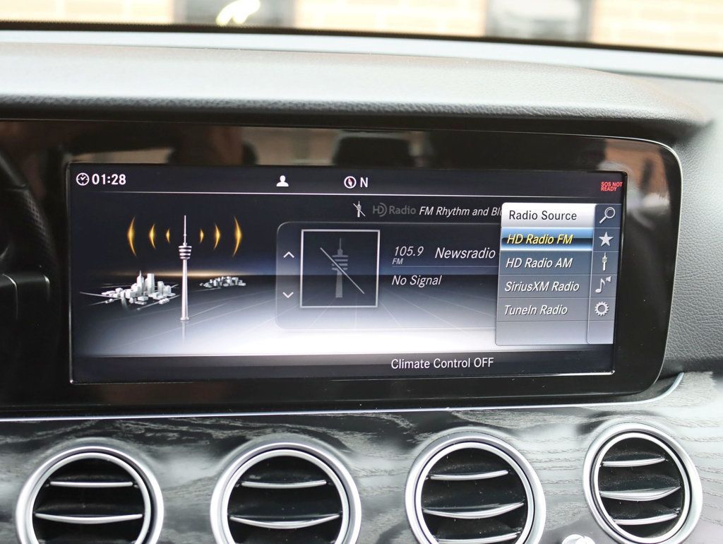 2017 Mercedes-Benz E-Class E300 Sport 4MATIC Premium / Burmester Sound Package - 23095089 - 17