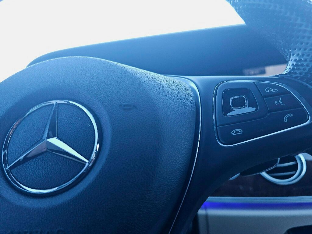 2017 Mercedes-Benz E-Class E 300 Sport 4MATIC Sedan - 22969941 - 33