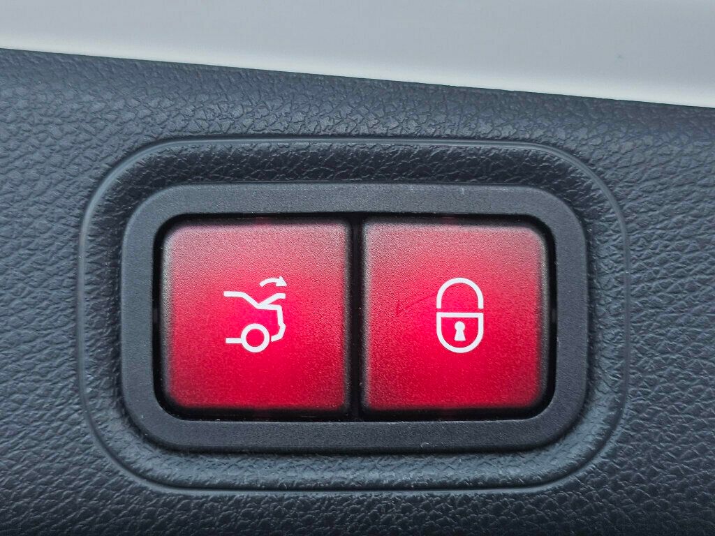 2017 Mercedes-Benz E-Class E 300 Sport 4MATIC Sedan - 22969941 - 45