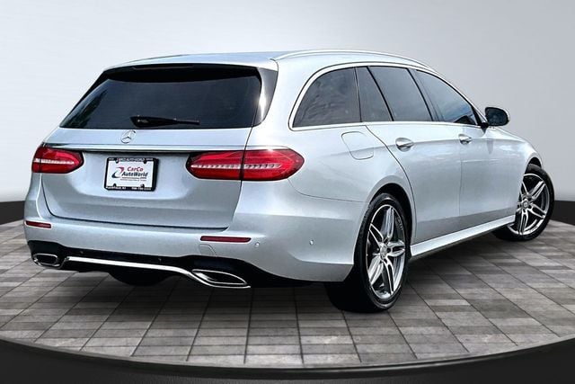 2017 Mercedes-Benz E-Class E400 4MATIC's photo