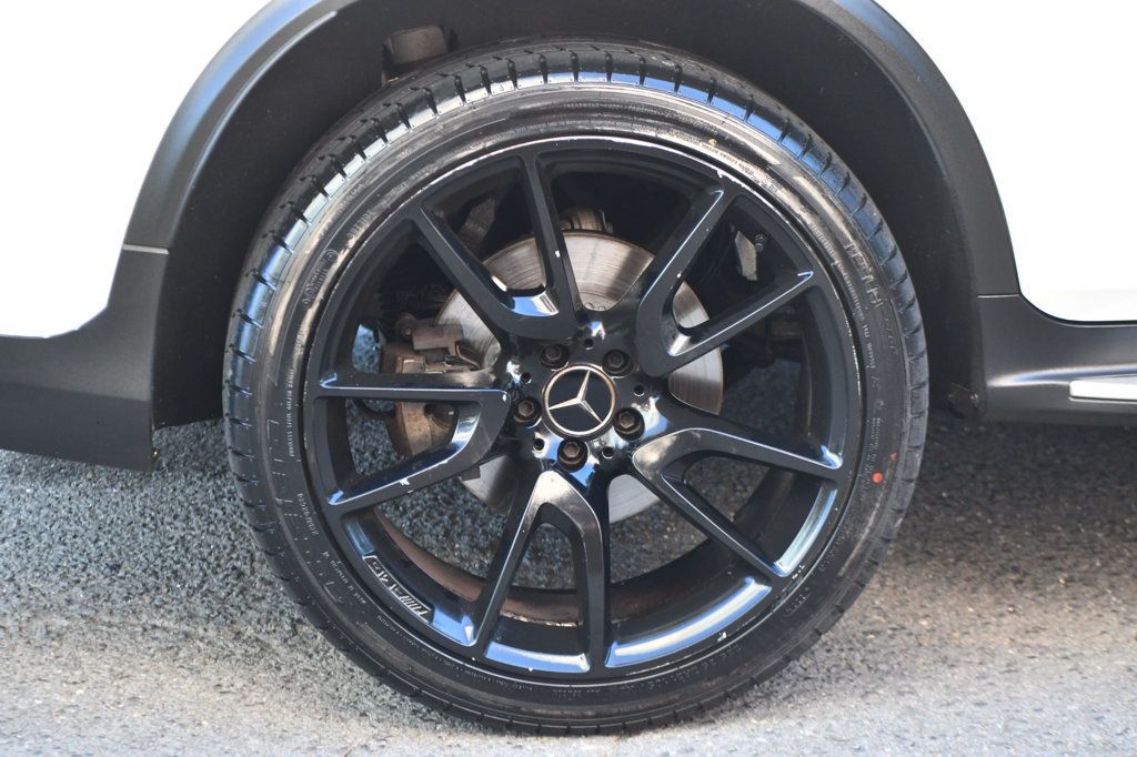 2017 Mercedes Benz GLC AMG 43 4MATIC photo 13