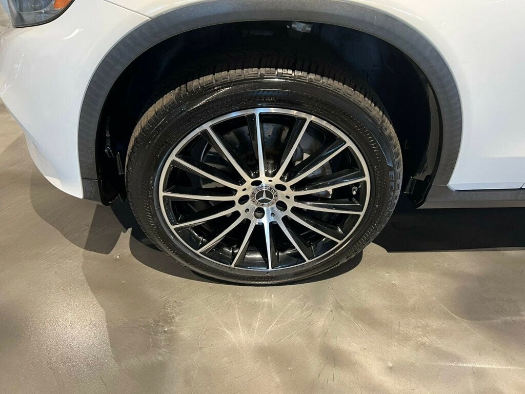 2017 Mercedes-Benz GLC AWD/PremiumPkg/SportPkg/NightPkg/PanoRoof/HtdSeats/20"AMG Wheels - 22910842 - 9