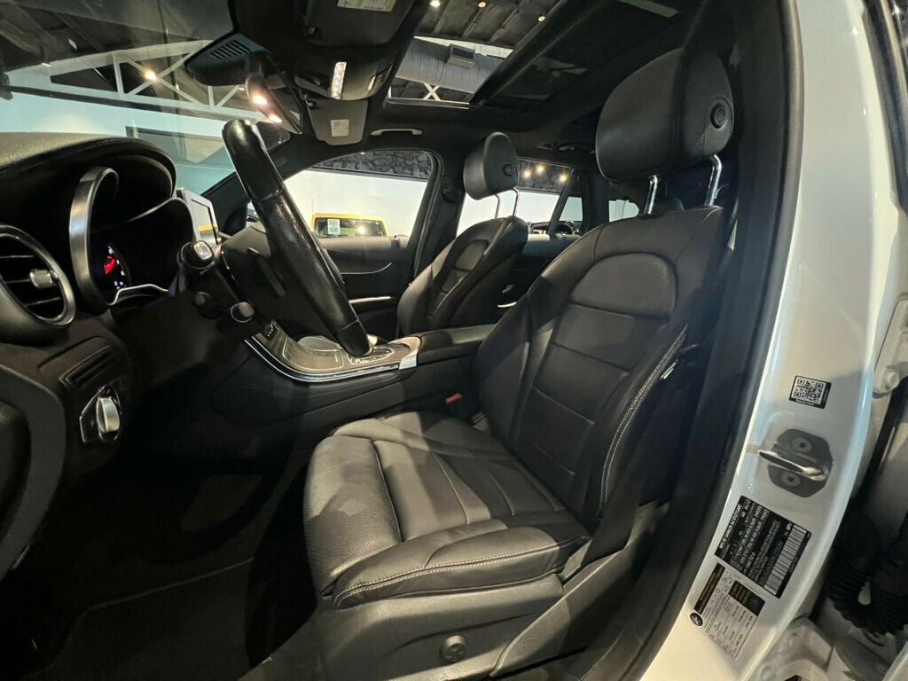 2017 Mercedes-Benz GLC AWD/PremiumPkg/SportPkg/NightPkg/PanoRoof/HtdSeats/20"AMG Wheels - 22910842 - 15