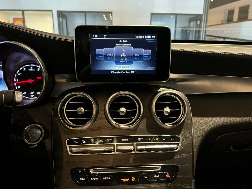 2017 Mercedes-Benz GLC AWD/PremiumPkg/SportPkg/NightPkg/PanoRoof/HtdSeats/20"AMG Wheels - 22910842 - 18