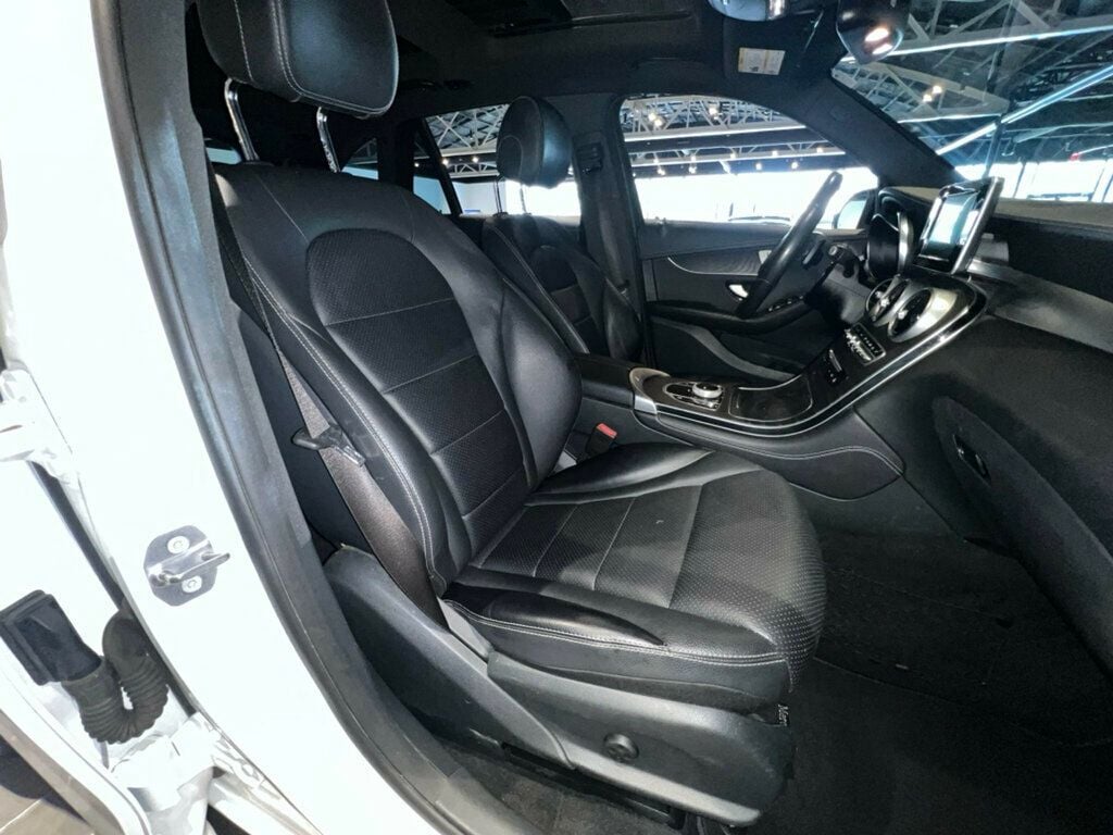 2017 Mercedes-Benz GLC AWD/PremiumPkg/SportPkg/NightPkg/PanoRoof/HtdSeats/20"AMG Wheels - 22910842 - 31