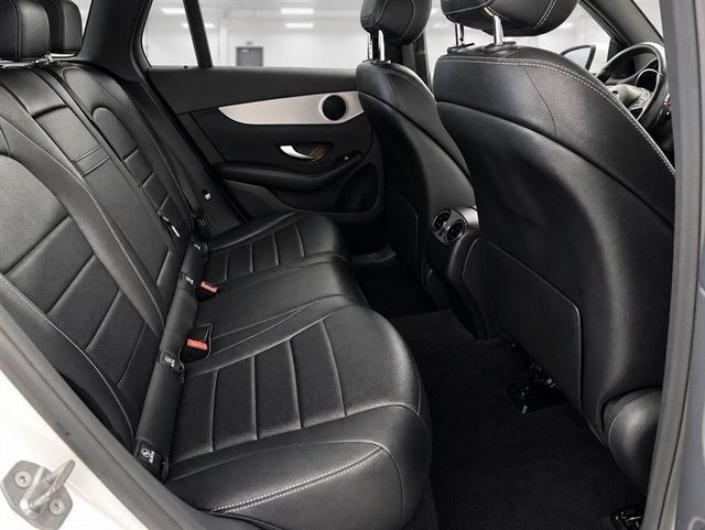 2017 Mercedes-Benz GLC GLC 300 4MATIC SUV - 23091935 - 25