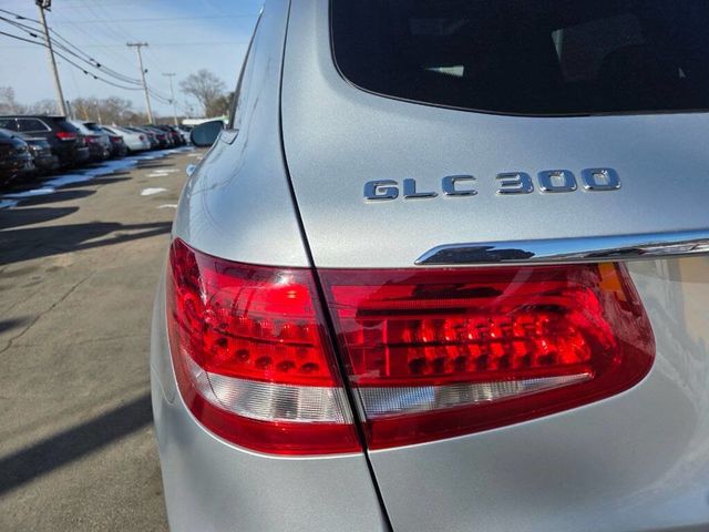 2017 Mercedes-Benz GLC GLC 300 4MATIC SUV - 22993965 - 13
