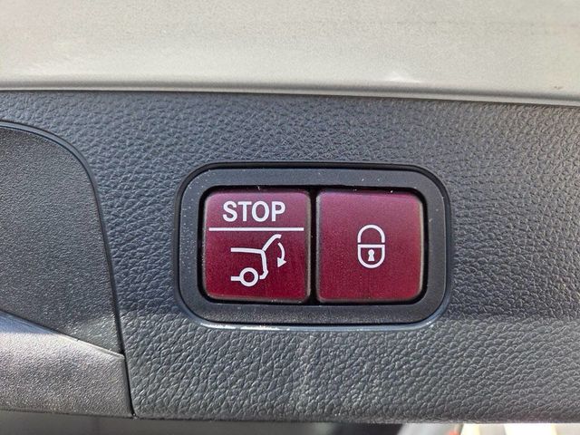 2017 Mercedes-Benz GLC GLC 300 4MATIC SUV - 22993965 - 16