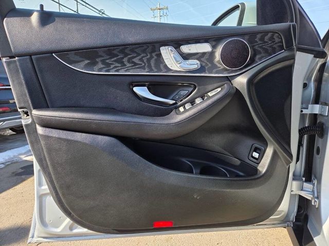 2017 Mercedes-Benz GLC GLC 300 4MATIC SUV - 22993965 - 19