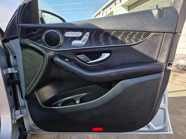 2017 Mercedes-Benz GLC GLC 300 4MATIC SUV - 22993965 - 34