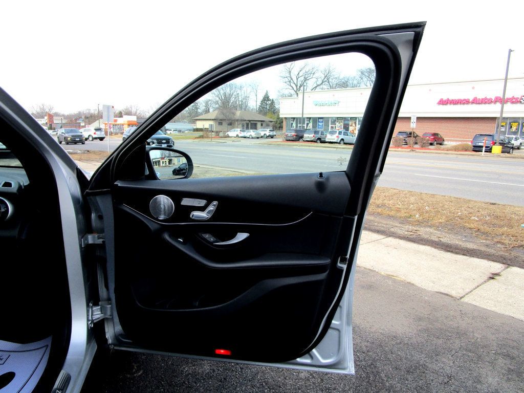 2017 Mercedes-Benz GLC GLC 300 4MATIC SUV - 22985552 - 27