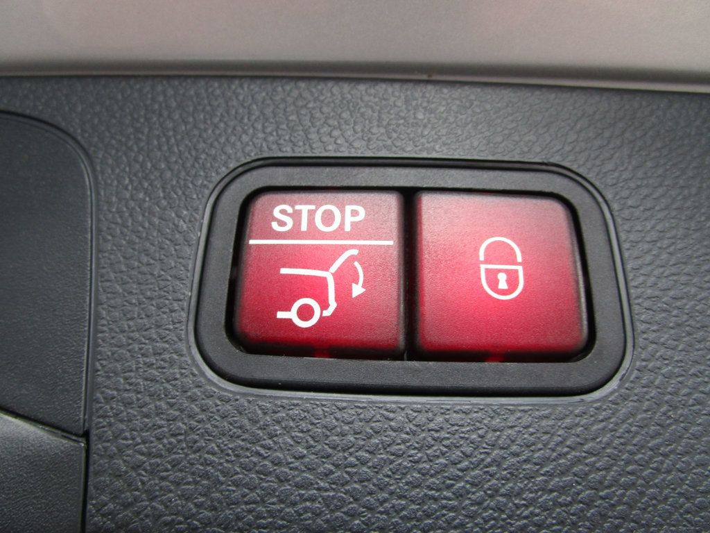 2017 Mercedes-Benz GLC GLC 300 4MATIC SUV - 22985552 - 31