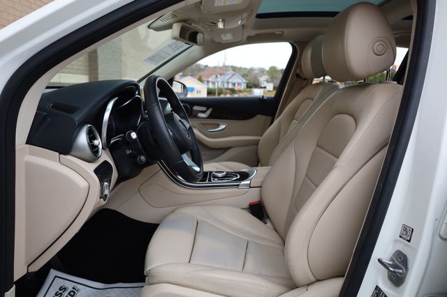 2017 Mercedes-Benz GLC GLC 300 4MATIC SUV - 22969264 - 13