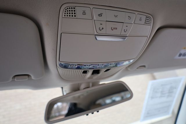 2017 Mercedes-Benz GLC GLC 300 4MATIC SUV - 22969264 - 33