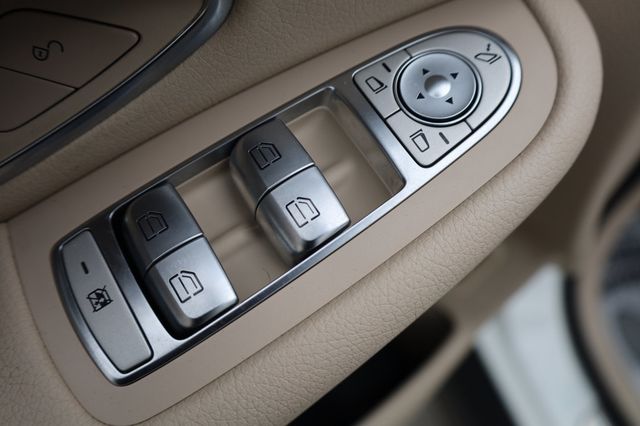 2017 Mercedes-Benz GLC GLC 300 4MATIC SUV - 22969264 - 35