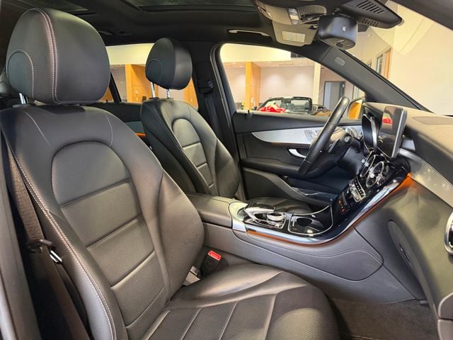 2017 Mercedes-Benz GLC GLC 300 4MATIC SUV - 23008742 - 22