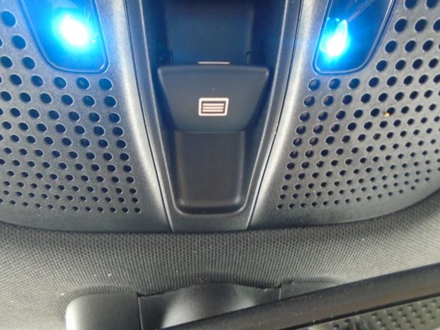 2017 Mercedes-Benz GLC GLC 300 4MATIC SUV - 22948185 - 25