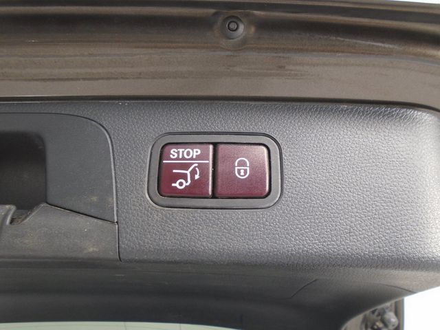 2017 Mercedes-Benz GLC GLC 300 4MATIC SUV - 22948185 - 38