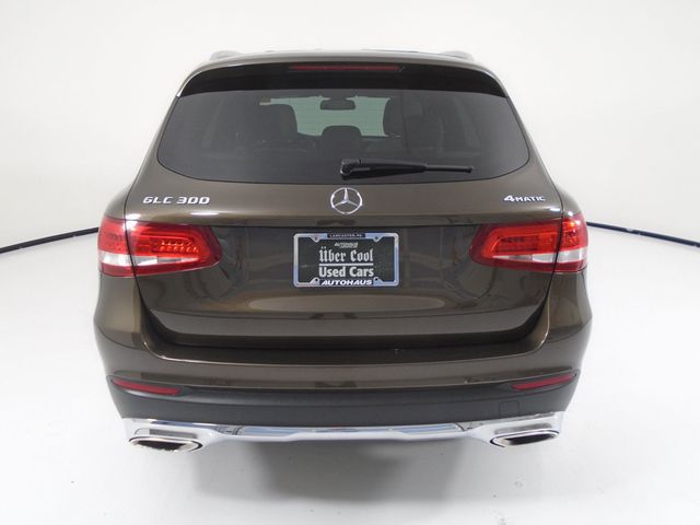 2017 Mercedes-Benz GLC GLC 300 4MATIC SUV - 22948185 - 3