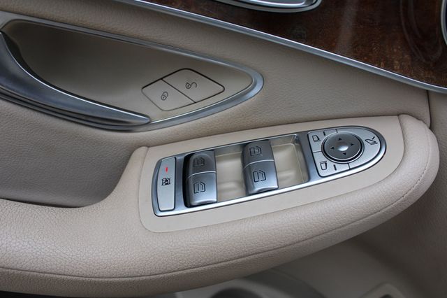 2017 Mercedes-Benz GLC GLC 300 SUV - 23038911 - 24