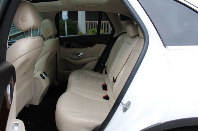 2017 Mercedes-Benz GLC GLC 300 SUV - 23038911 - 32