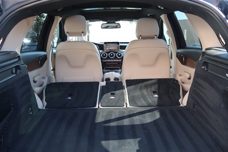 2017 Mercedes-Benz GLC GLC 300 SUV - 22989526 - 17