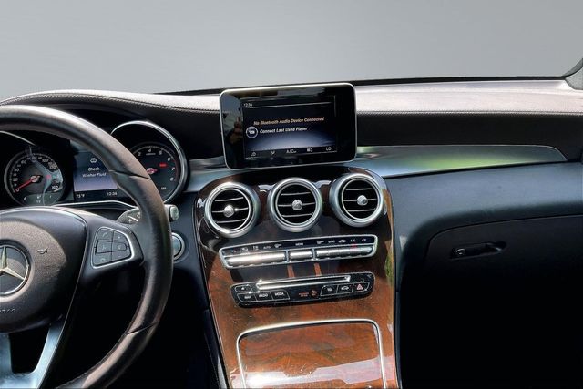 2017 Mercedes-Benz GLC GLC 300 SUV - 23023555 - 24