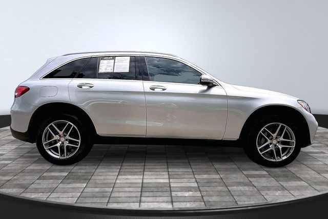 2017 Mercedes-Benz GLC GLC 300 SUV - 23023555 - 7