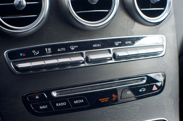 2017 Mercedes-Benz GLC LocalTrade/4MATIC/Premium2Pkg/BurmesterPremiumAudio/NAV - 22984025 - 27