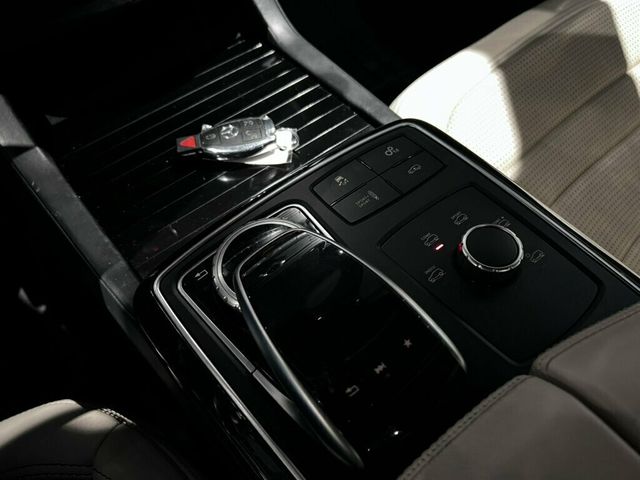 2017 Mercedes-Benz GLS AMGNightStylingPkg/HarmonKardon/Navigation/Htd&CldCupHolders - 23073493 - 37
