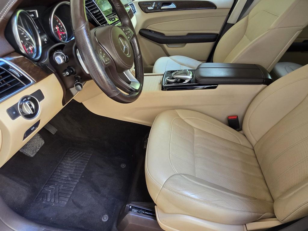 2017 Mercedes Benz GLS 450 4MATIC photo 6