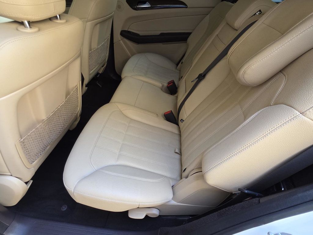 2017 Mercedes Benz GLS 450 4MATIC photo 9