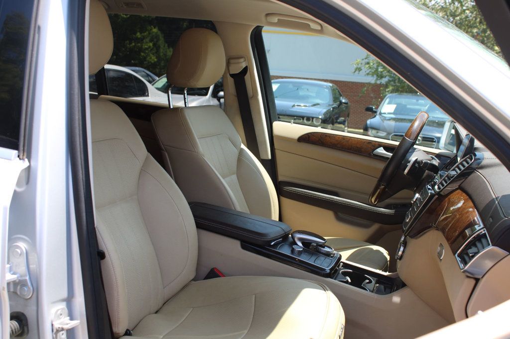 2017 Mercedes Benz GLS 450 4MATIC photo 24