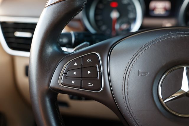 2017 Mercedes-Benz GLS GLS 550 4MATIC SUV - 22973333 - 33