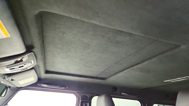 2017 Mercedes-Benz G-Class AMG G 63 4MATIC SUV w/ designo Exclusive Leather & Carbon Fiber  - 22997434 - 9