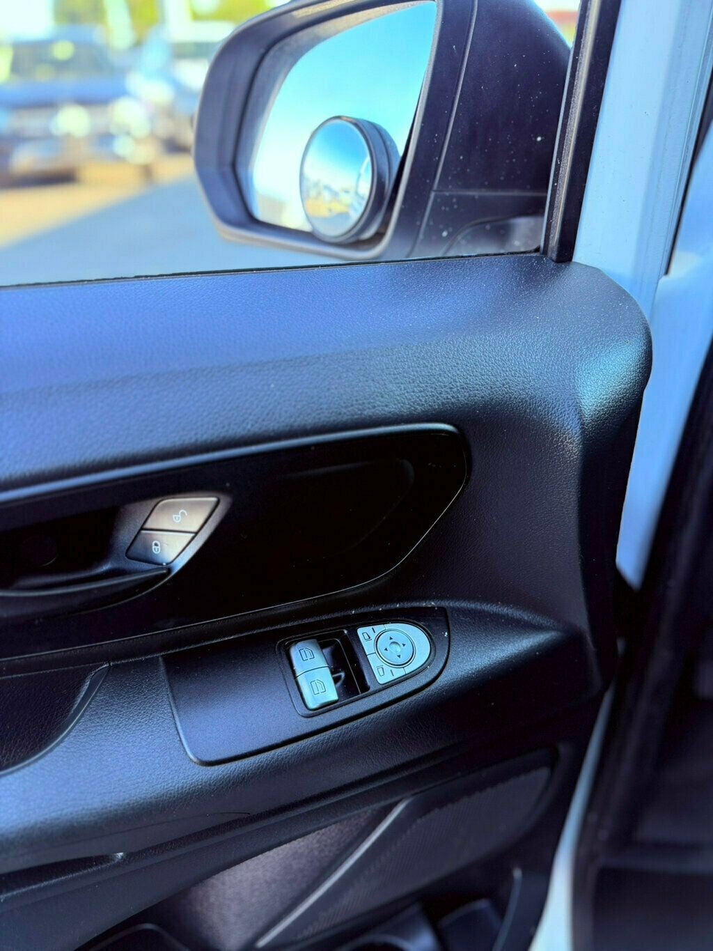 2017 Mercedes Benz Metris Cargo Van photo 15