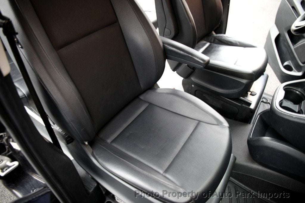 2017 Mercedes-Benz Metris Passenger Van Metris Passenger Van Standard Roof 126" Wheelbase - 22965221 - 25