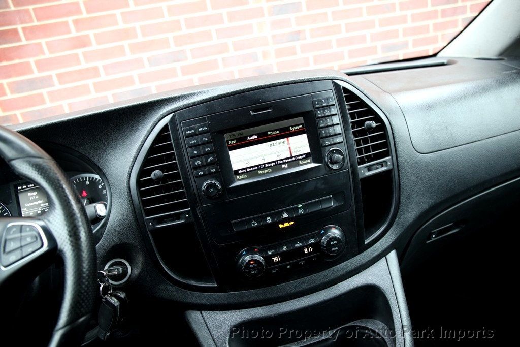 2017 Mercedes-Benz Metris Passenger Van Metris Passenger Van Standard Roof 126" Wheelbase - 22965221 - 29