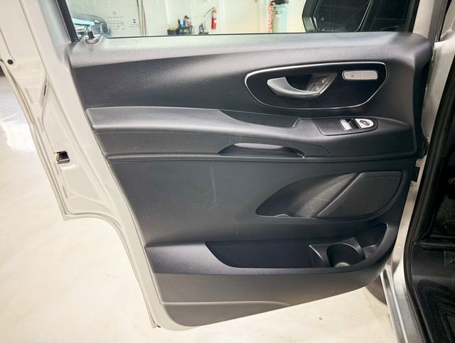 2017 Mercedes-Benz Metris Passenger Van Passenger - 22914723 - 23