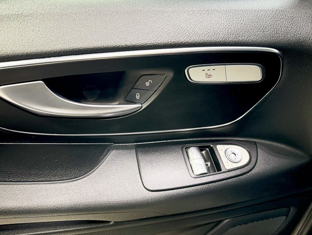 2017 Mercedes-Benz Metris Passenger Van Passenger - 22914723 - 24