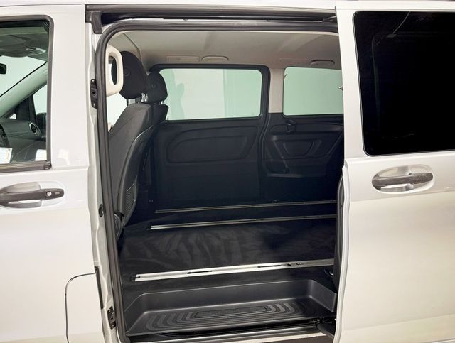 2017 Mercedes-Benz Metris Passenger Van Passenger - 22914723 - 25