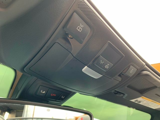 2017 Mercedes-Benz SLC SLC 300 Roadster pano roof - 22968715 - 32